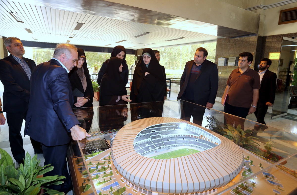رقابت استقلال و پرسپولیس بر سر خرید استادیوم نیمه‌کاره بانوان