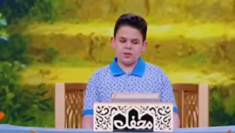 لحظات احساسی برنامه محفل ستاره‌ها با حرف‌های احساسی نوجوان قاری که نابیناست