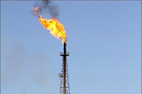 مسعود پزشکیان خطاب به وزیر نفت: در جمع‌آوری گاز‌های فلر یک ساعت را هم از دست ندهید