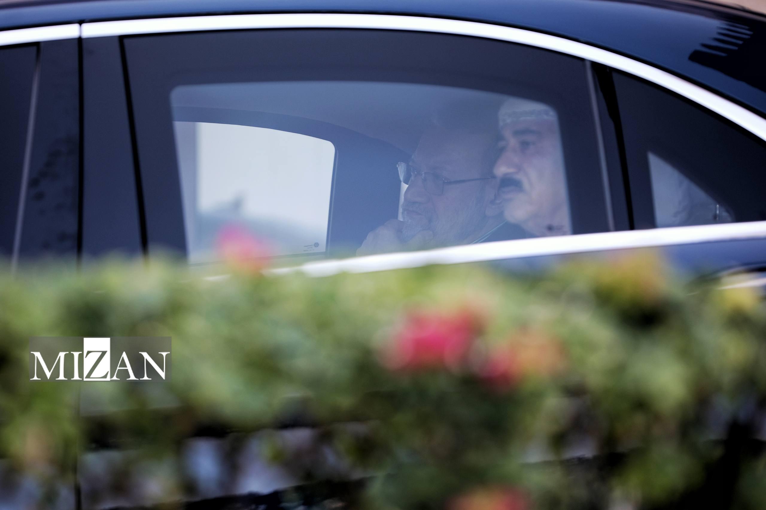 سفر لاریجانی به مسقط/ دیدار دبیر شورای عالی امنیت ملی ایران با وزیر دفتر سلطنتی عمان