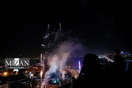 بانگ «الله‌اکبر» در آسمان ایران طنین‌انداز شد