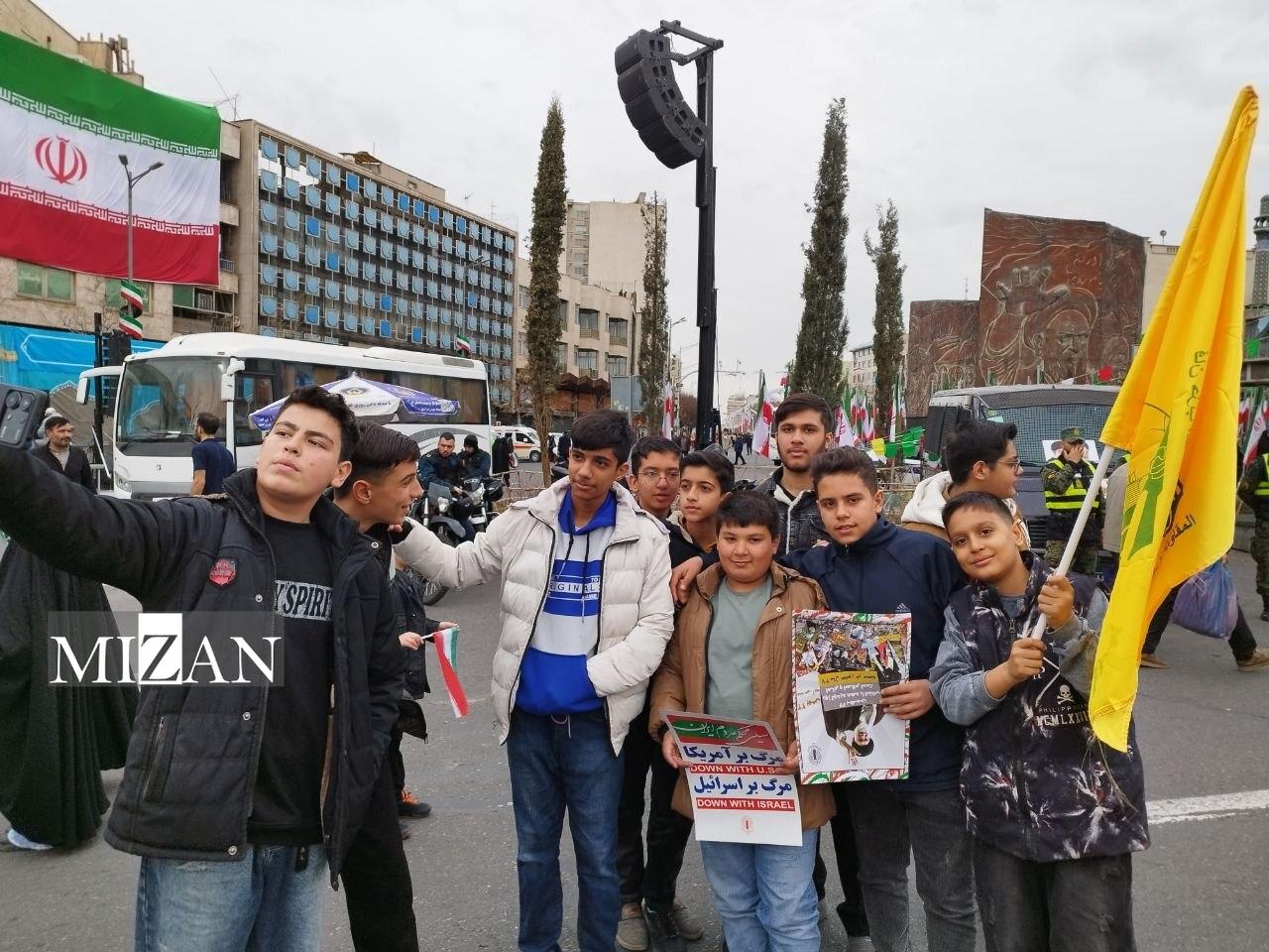 آغاز راهپیمایی ۲۲ بهمن؛ حضور پرشور مردم ایران برای ثبت یک حماسه دیگر