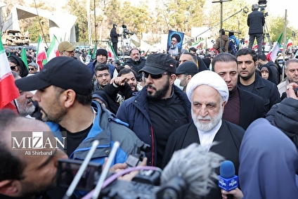 حجت‌الاسلام والمسلمین محسنی اژه‌ای: ما مسئولان نباید لحظه‌ای از متن مردم جدا شویم/ مردم که همواره پای کار نظام و انقلاب بوده‌اند شایسته بهترین خدمات هستند
