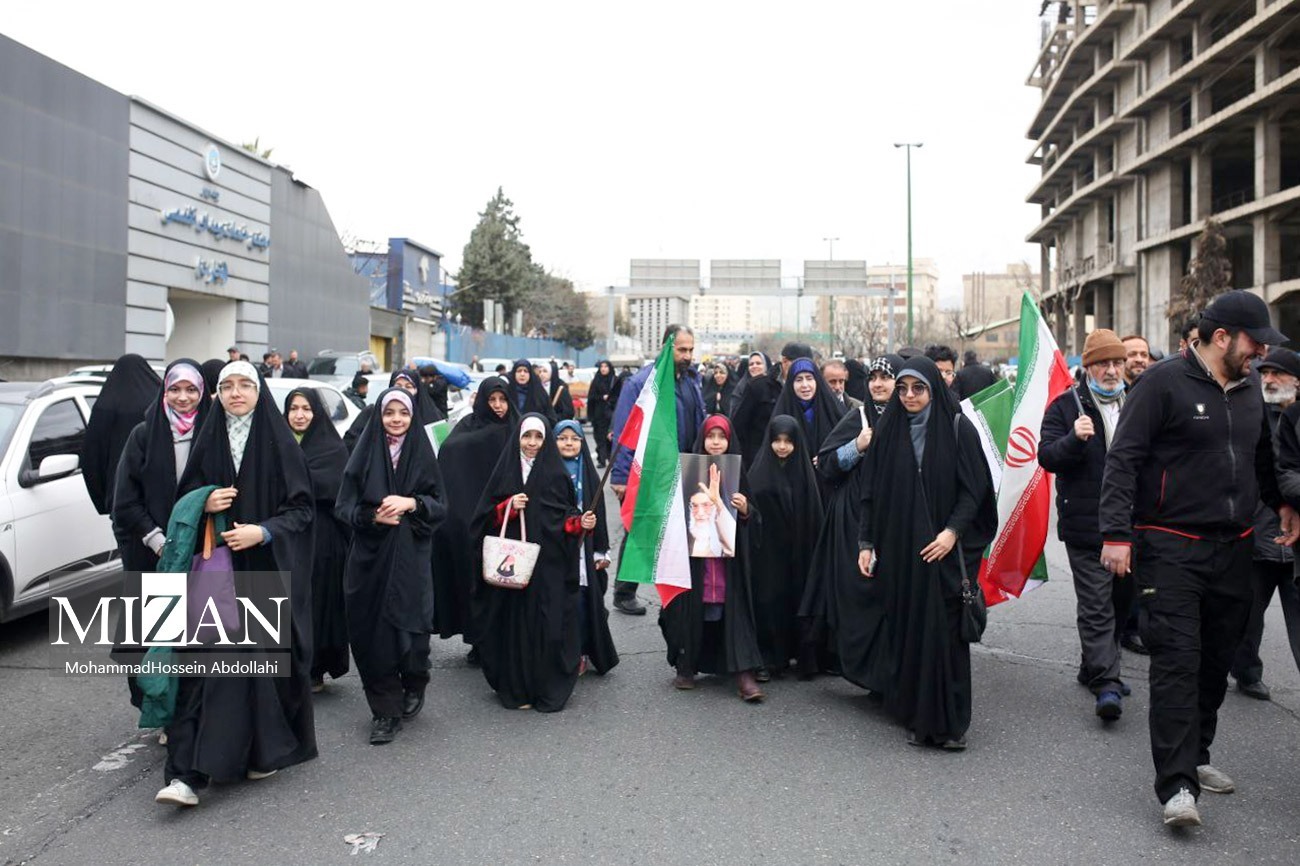 از رنگ اتحاد تا بوی همدلی؛ ۲۲ بهمن امسال، تجلی اتحاد ملت زیر پرچم مقدس جمهوری اسلامی