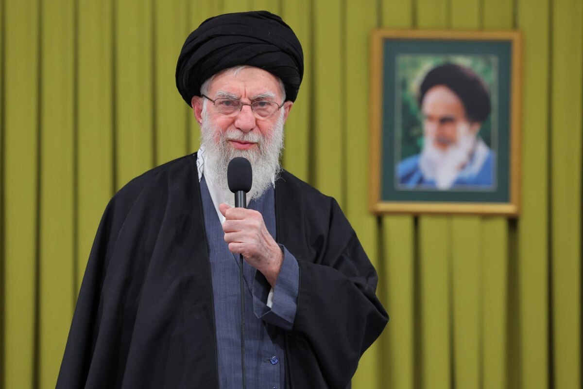 تشکر رهبر انقلاب از کار بزرگ ملت ایران در روز ۲۲ بهمن/ حضرت آیت الله خامنه‌ای: ملت عزیز ایران دشمنان را مأیوس کردید/ همه انسجام ملی را حفظ کنیم، این انسجام ملی خیلی قیمتی است