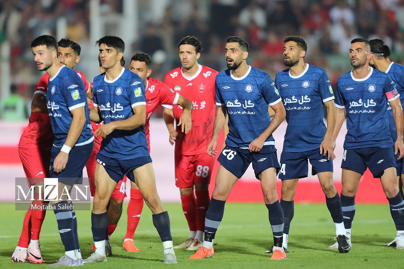 گل‌گهر - پرسپولیس؛ نبرد برای تاج‌گذاری موقت/ از طلسم ۶ ساله تارتار تا لشگر زخمی سرخ‌ها در سیرجان