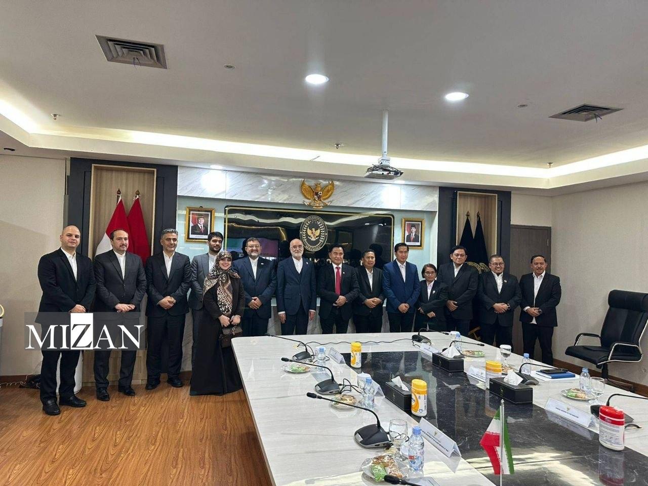 دیدار سراج با رئیس دادگاه عالی و وزیر حقوق بشر اندونزی