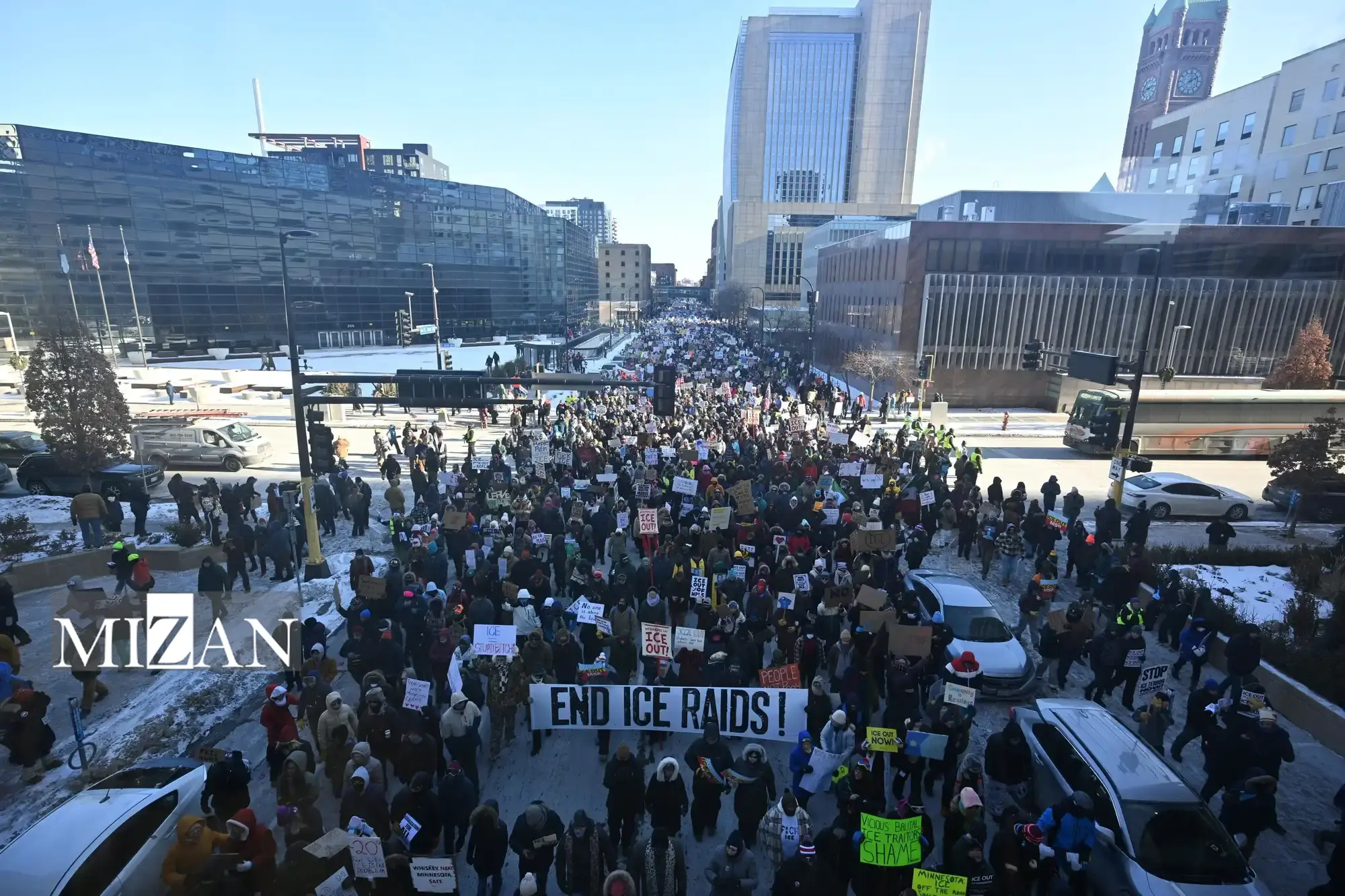 تظاهرات در مینیاپولیس علیه سیاست‌های مهاجرتی ترامپ؛ ۱۰۰ نفر بازداشت شدند