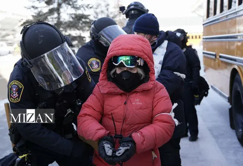 تظاهرات در مینیاپولیس علیه سیاست‌های مهاجرتی ترامپ؛ ۱۰۰ نفر بازداشت شدند