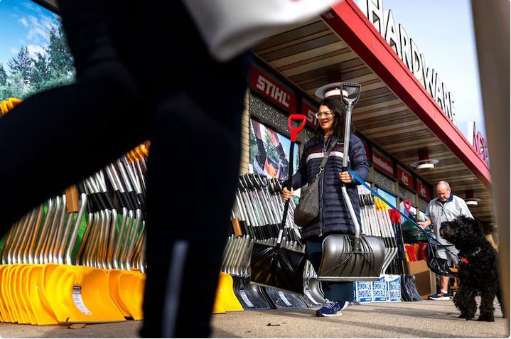 وقوع طوفان زمستانی در آمریکا؛ لغو هزاران پرواز و وضعیت اضطراری در ۱۸ ایالت