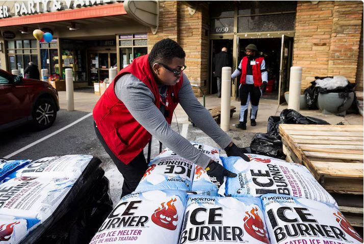 وقوع طوفان زمستانی در آمریکا؛ لغو هزاران پرواز و وضعیت اضطراری در ۱۸ ایالت