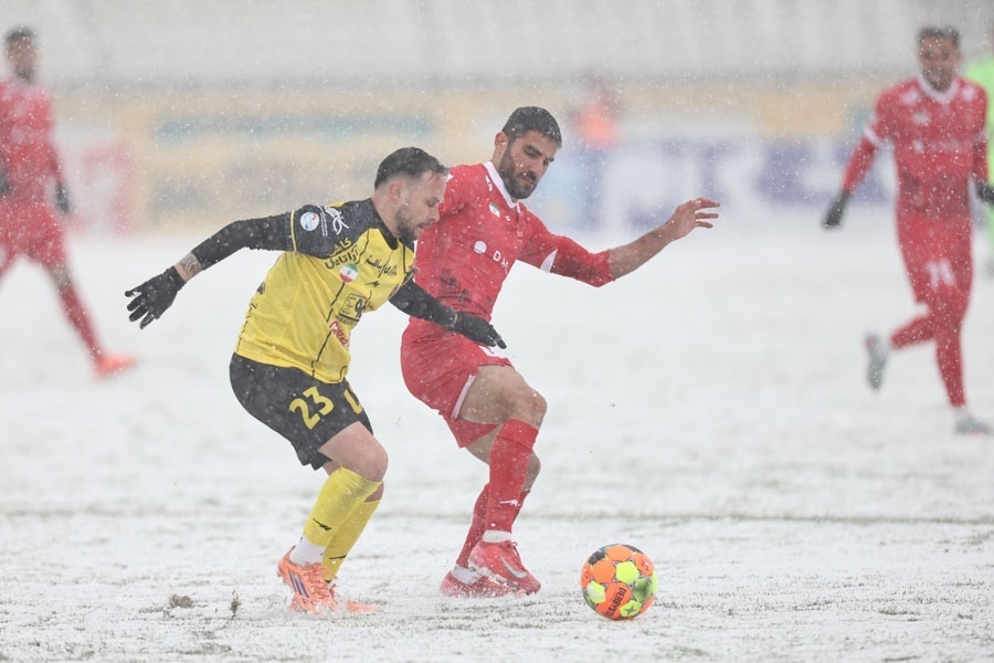 اوسمار چگونه مچ نویدکیا را خواباند؟/ قهرمان‌بازی در برف؛ وقتی ورژن برزیلی اورونوف ناجی پرسپولیس می‌شود