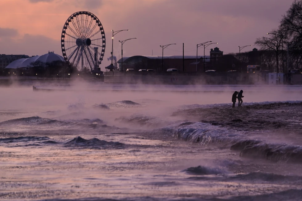 طوفان زمستانی در آمریکا ۱۳ هزار پرواز را لغو کرد؛ قطعی برق صدها هزار مشترک