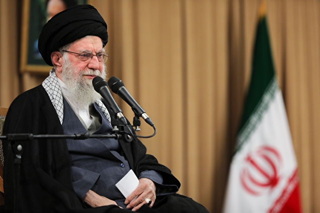 رهبر معظم انقلاب: جوان‌های عزیز آمادگی و وحدتتان را حفظ کنید؛ ملت یکپارچه بر هر دشمنی فائق می‌آید/ جمهوری اسلامی در مقابل تخریب‌گر‌ها کوتاه نخواهد آمد