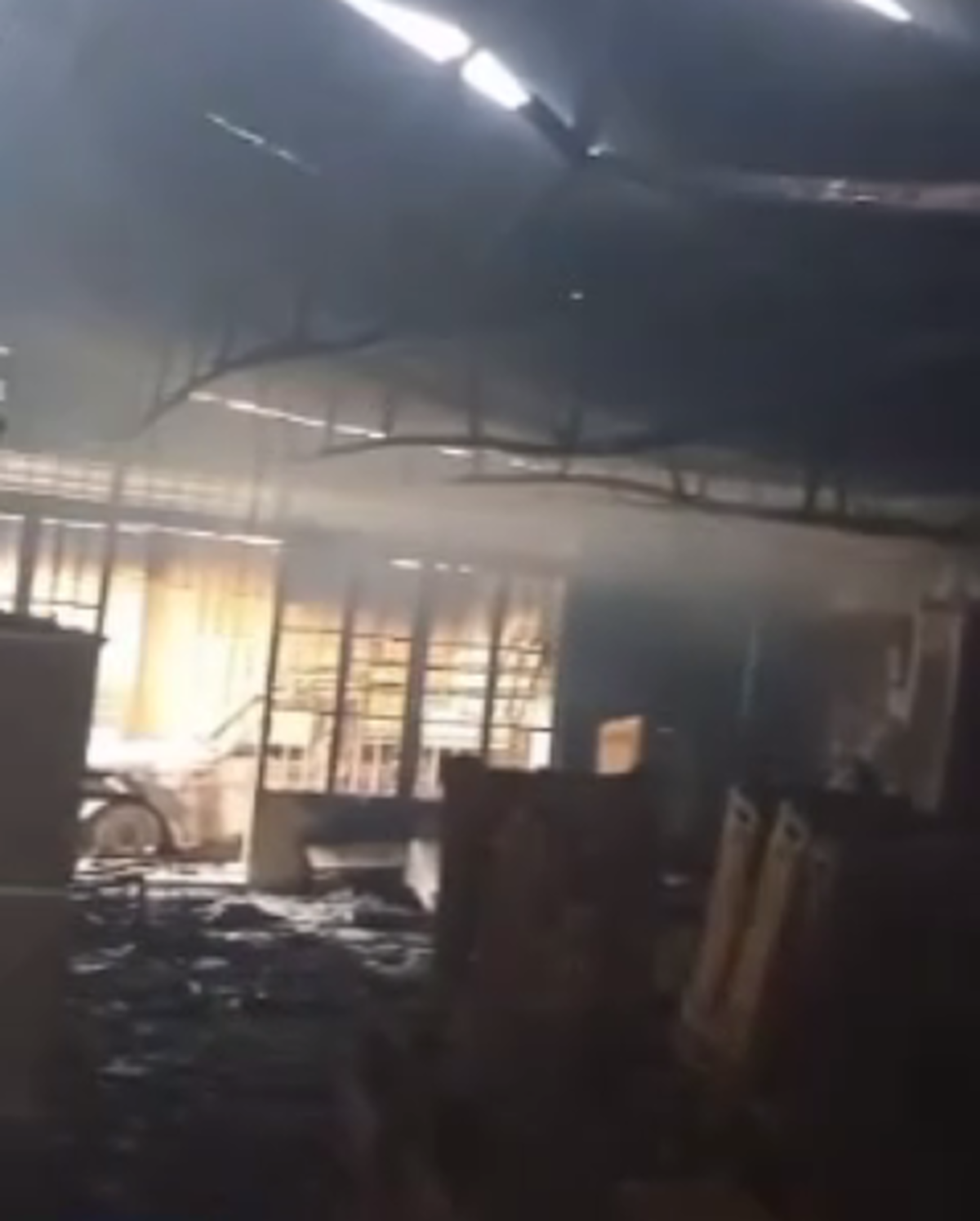 فیلم | بختِ سوخته؛ ۳۰ جهیزیه زوج نیازمند دشتستانی در آتش آشوب‌گران سوخت