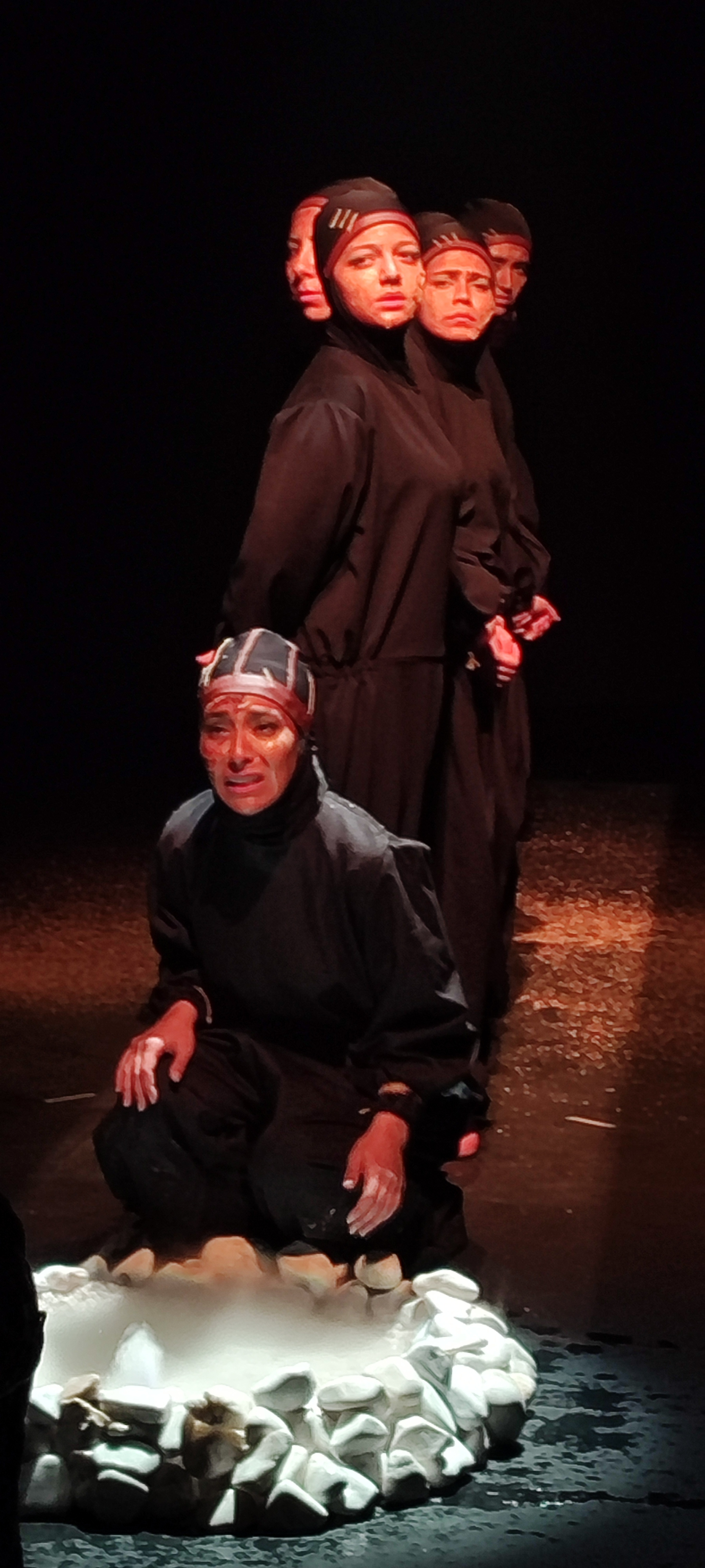 «نقل سرخ» و پرسشی درباره استانداردهای جشنواره تئاتر فجر