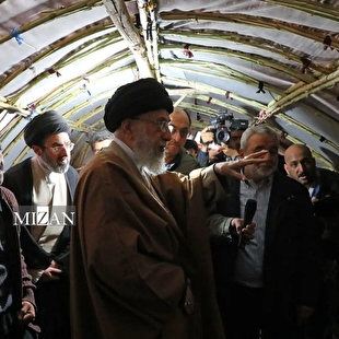 روایتی از بازدید سال ۹۶ رهبر شهید انقلاب و آیت‌الله سیدمجتبی خامنه‌ای از مناطق زلزله‌زده سرپل ذهاب کرمانشاه