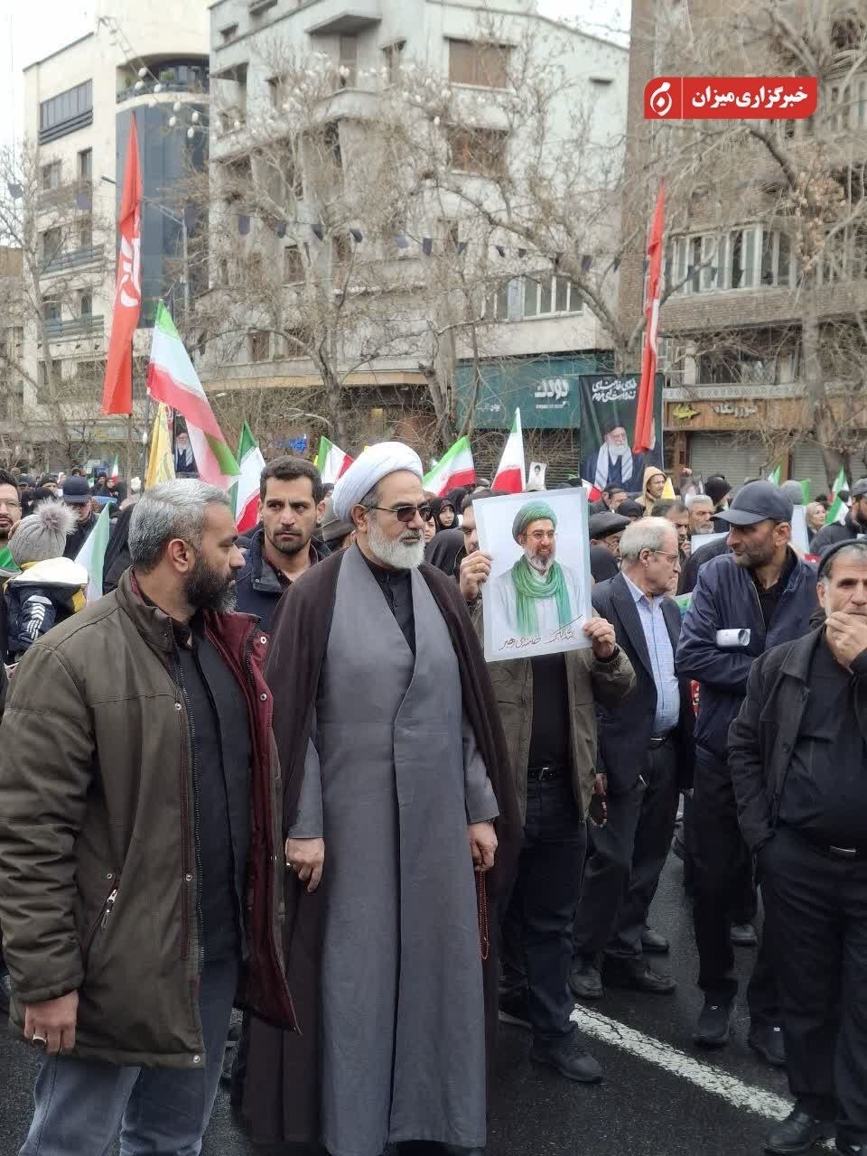 برگزاری راهپیمایی روز جهانی قدس در سراسر کشور/ تهدید و موشک هم حریف مردم روزه‌دار تهران نشد