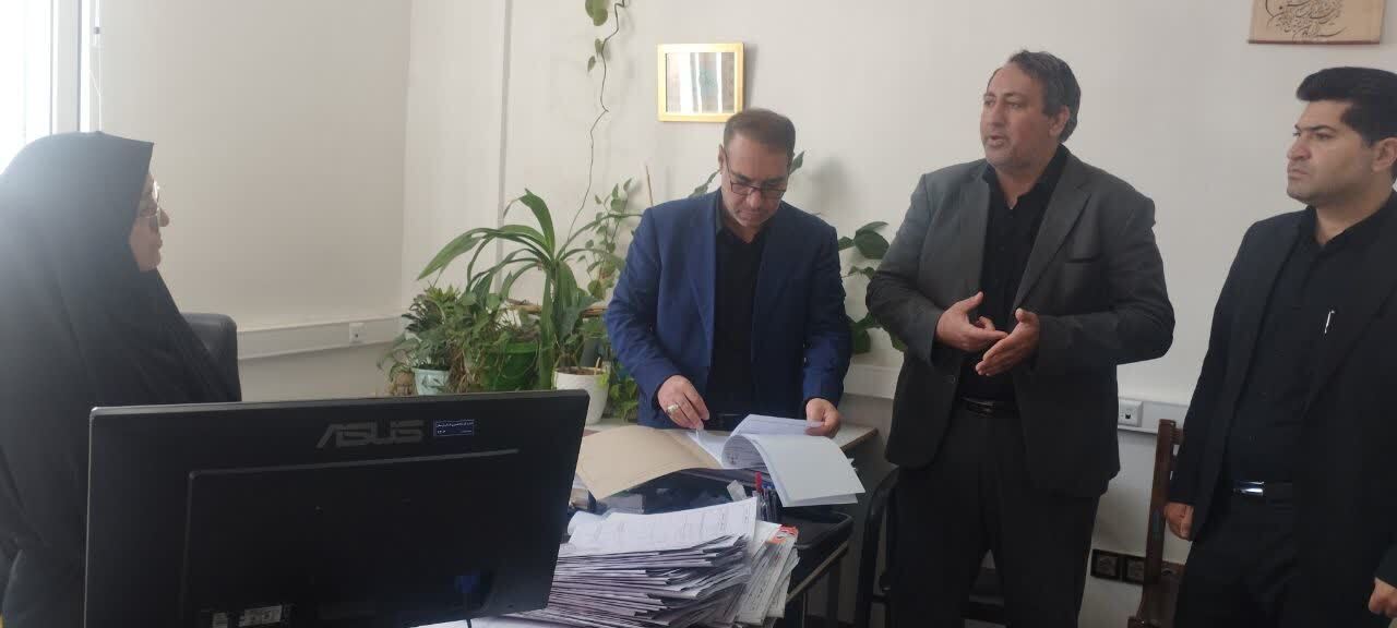 بازدید میدانی دادستان مرکز لرستان از دادسرا‌های الیگودرز و ازنا؛ خدمت‌رسانی بی‌وقفه در شرایط جنگ آمریکایی-صهیونیستی
