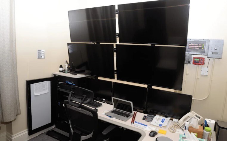 انبار‌های مخفی اسناد اپستین