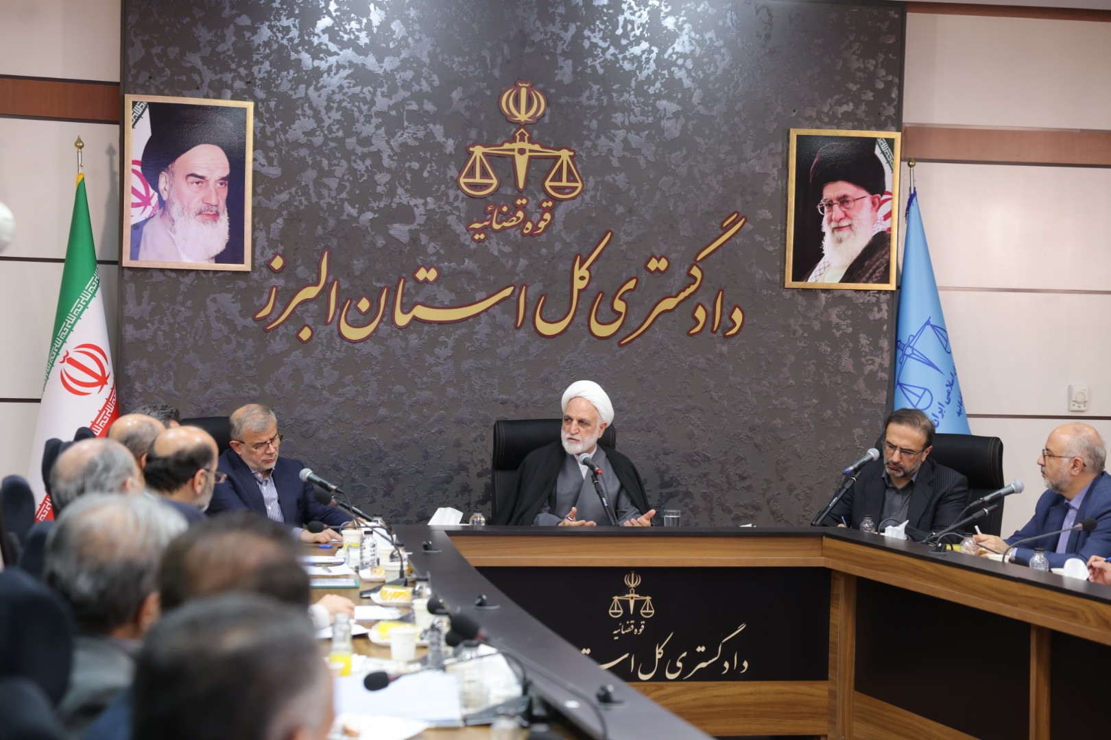 ۶۶۹ میلیارد تومان اعتبار برای تجهیز مراکز و مراجع قضایی استان البرز تخصیص پیدا کرد/ رئیس قوه قضاییه: زندان رجایی شهر هر چه زودتر باید تغییر کاربری داده شود ۶۶۹ میلیارد تومان اعتبار برای تجهیز مراکز و مراجع قضایی استان البرز تخصیص پیدا کرد/ رئیس قوه قضاییه: زندان رجایی شهر هر چه زودتر باید تغییر کاربری داده شود