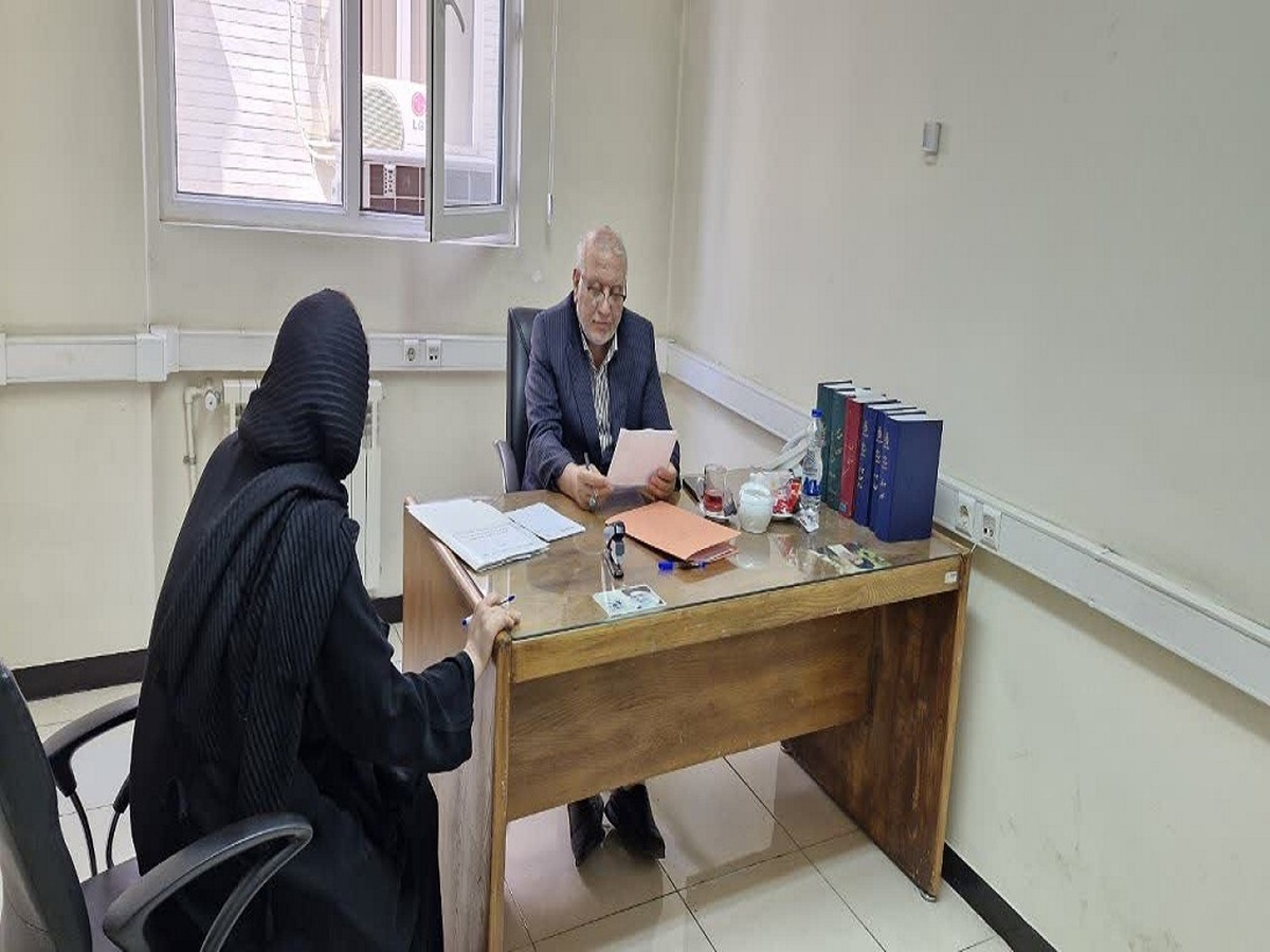 سرپرست محاکم تجدیدنظر استان تهران به مشکلات ۲۵ نفر از مراجعان در مرکز ارتباطات مردمی قوه قضاییه رسیدگی کرد