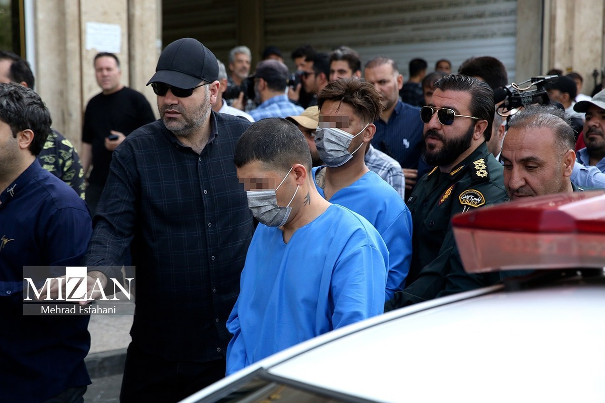 بازسازی صحنه سرقت از مادر و کودک خردسال توسط سارقان زورگیر بازسازی صحنه سرقت از مادر و کودک خردسال توسط سارقان زورگیر