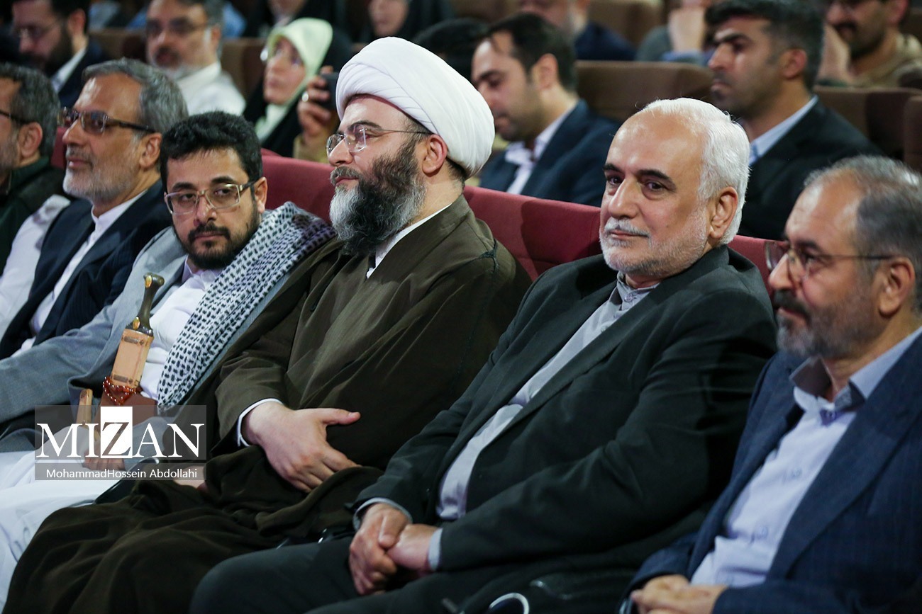 کارن همایونفر چهره برتر سال هنر انقلاب اسلامی شد/ هنر انقلاب زیر بال‌های استاد پرواز