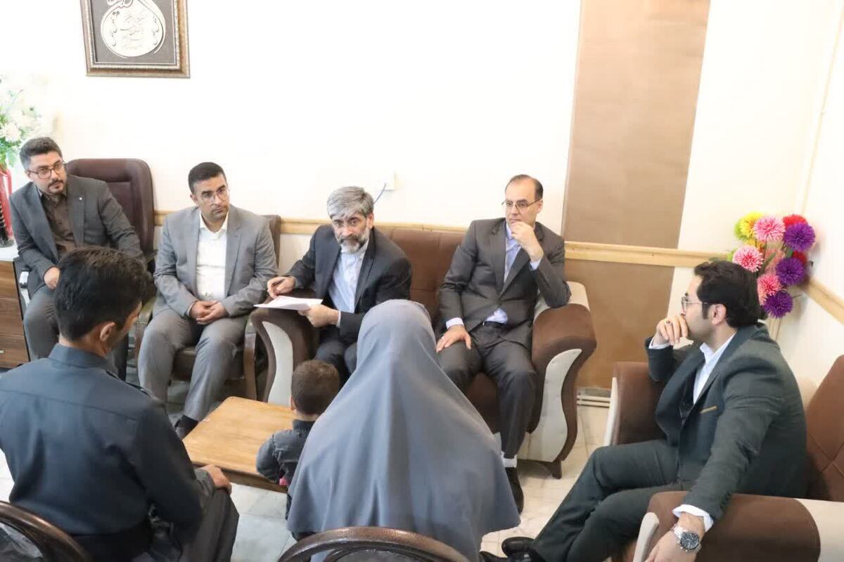 رئیس کل دادگستری آذربایجان غربی از دادگستری و دادسرای سردشت بازدید و به مشکلات مراجعان رسیدگی کرد