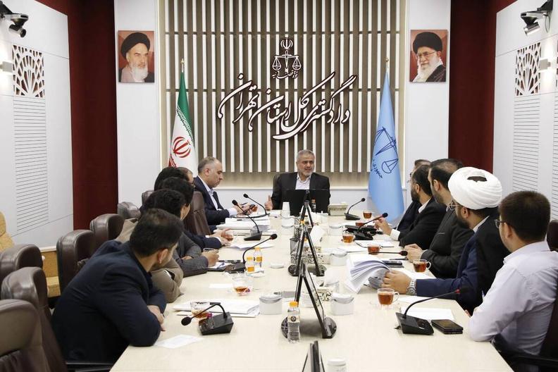 کشف و انهدام ۱۴ مرکز دپوی سوخت قاچاق در شهرستان رباطکریم اخبار هفته