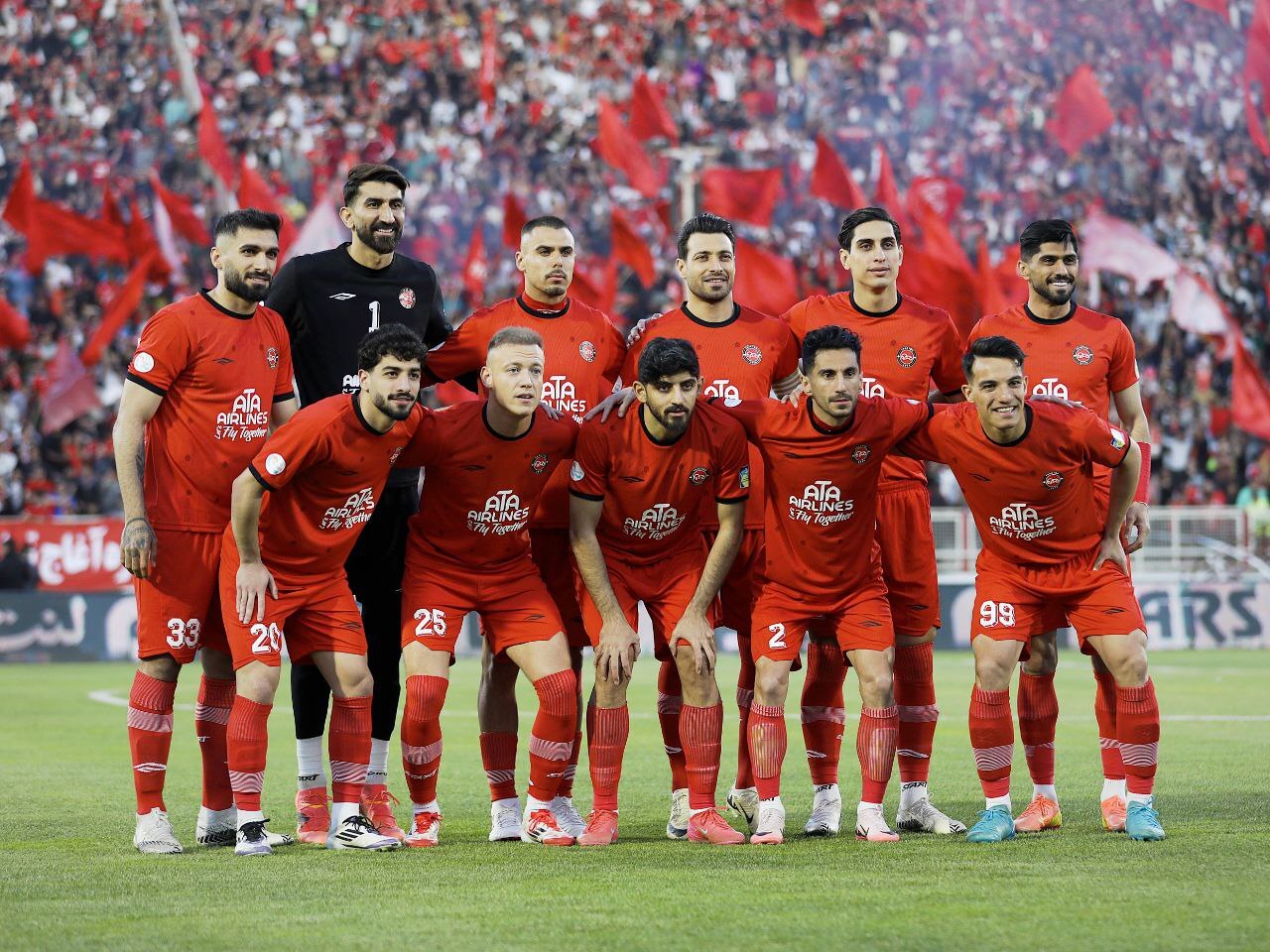 تراکتور در سودای برگزاری جَشن خانگی؛ آتش‌بازی تی‌تی‌ها در تبریز یا مراسم مختصر در اهواز؟