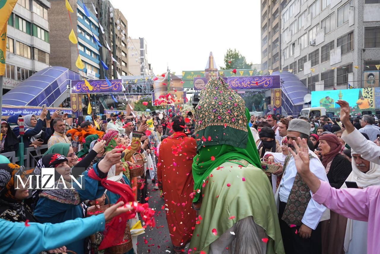 نمایی هوایی از حضور پرشور مردم در اجتماع بزرگ امام‌رضایی‌ها