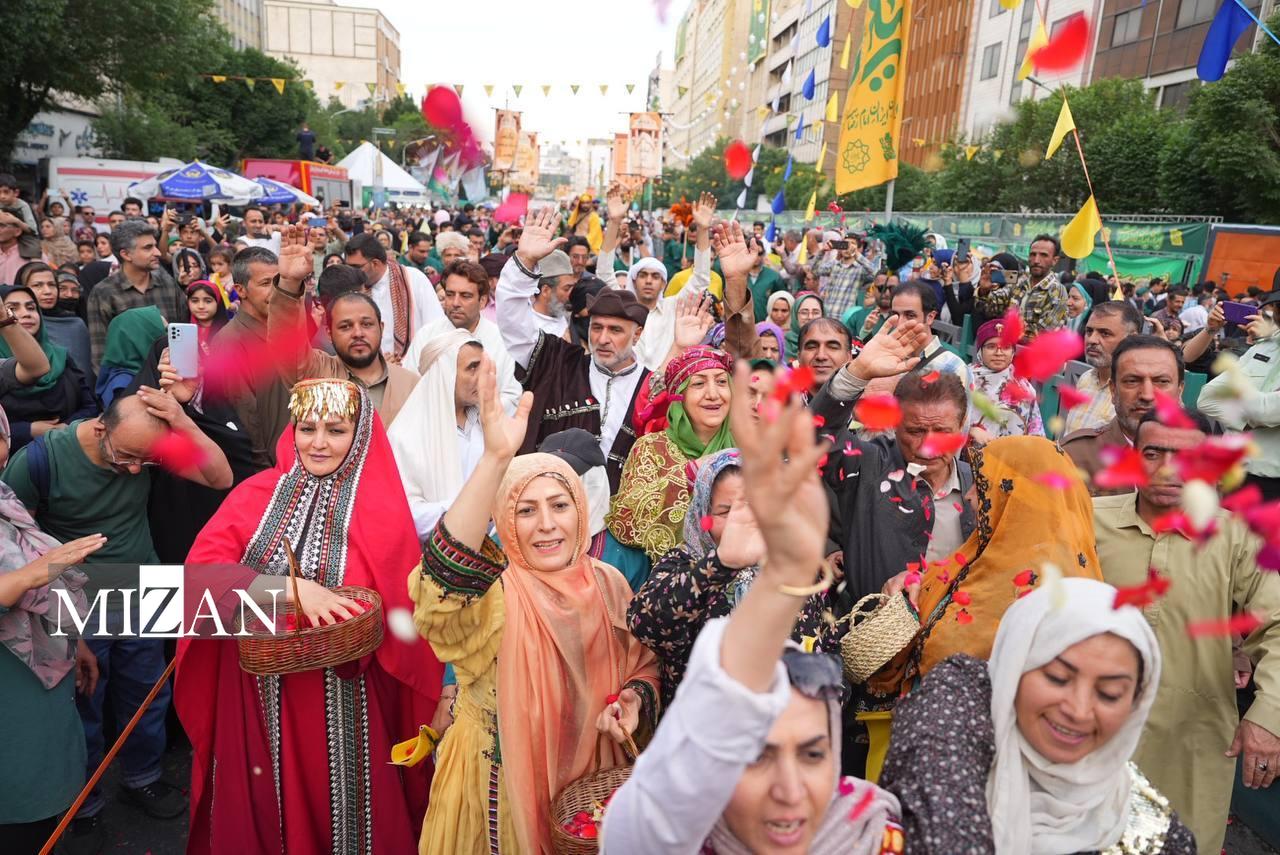 نمایی هوایی از حضور پرشور مردم در اجتماع بزرگ امام‌رضایی‌ها