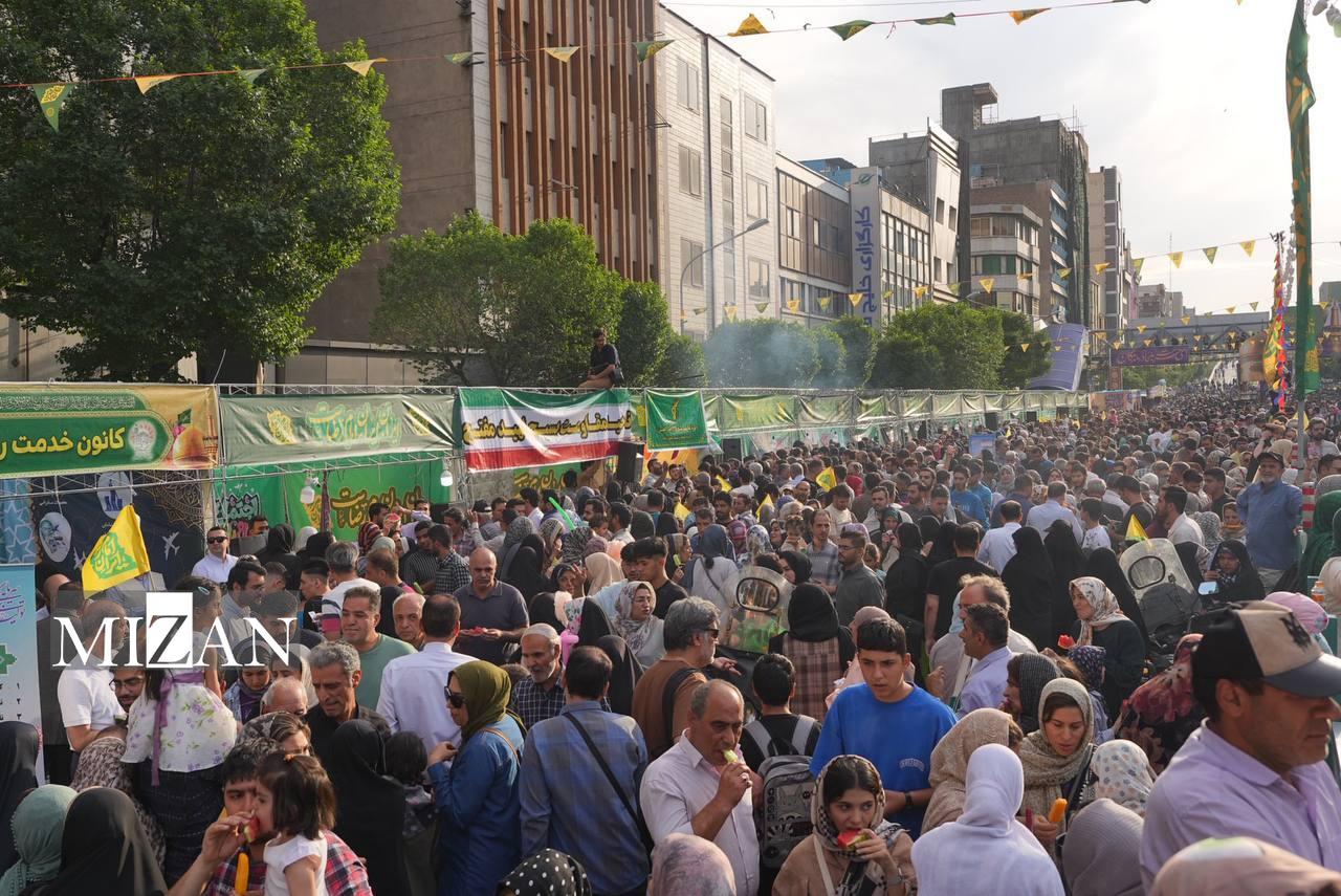 نمایی هوایی از حضور پرشور مردم در اجتماع بزرگ امام‌رضایی‌ها
