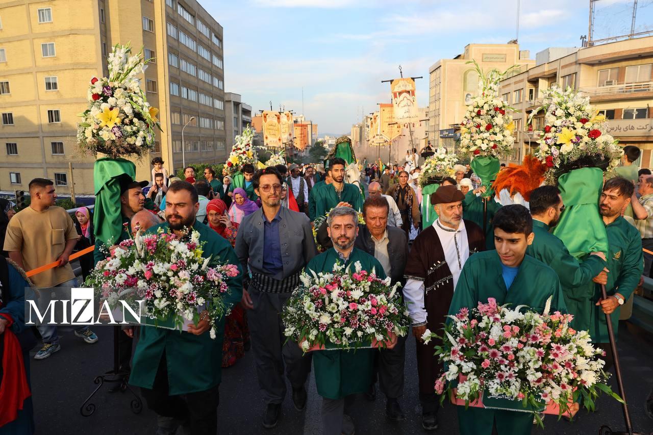 امام رضا! ببین چقدر دلتنگ در تهران داری امام رضا! ببین چقدر دلتنگ در تهران داری