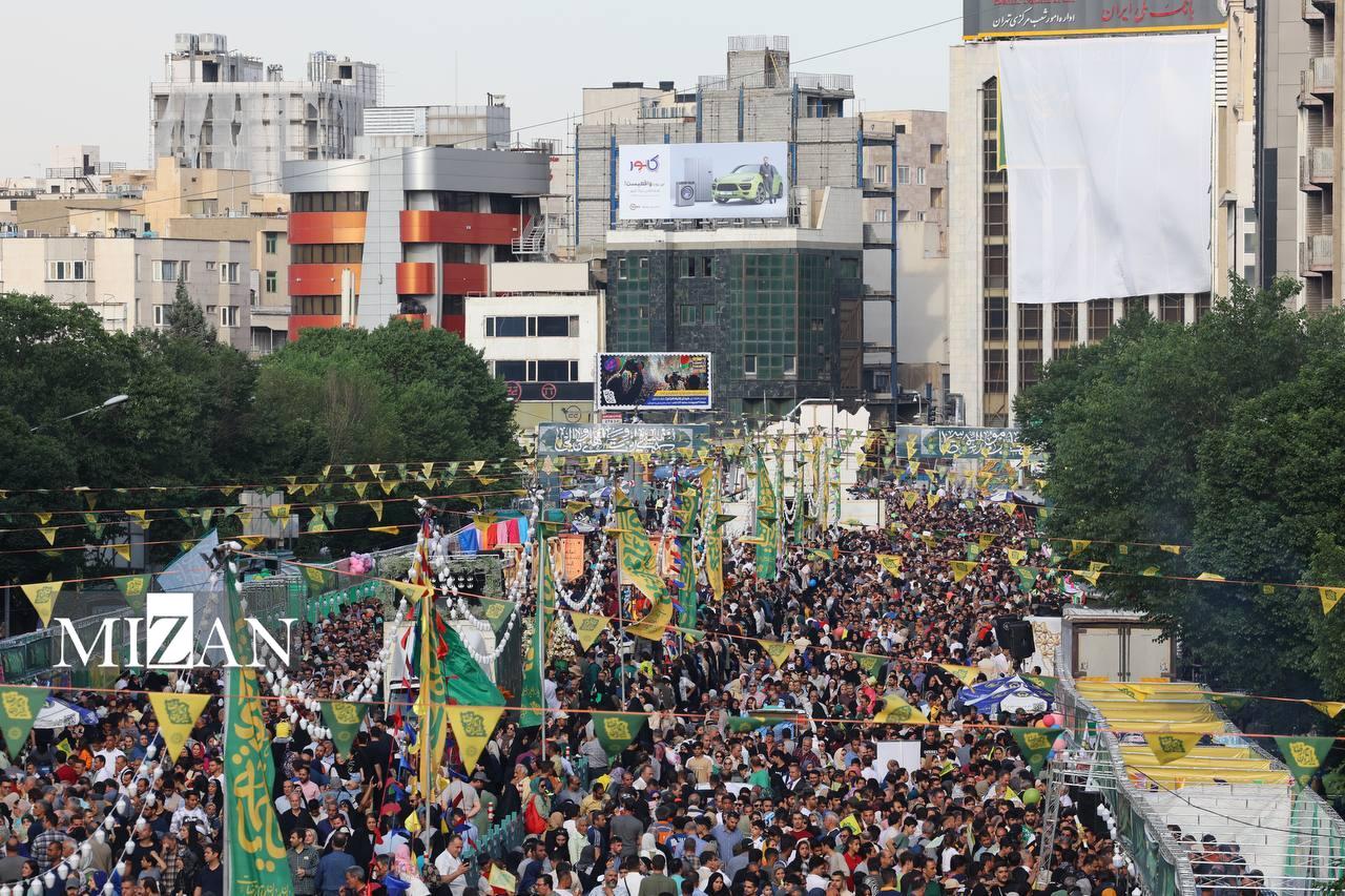 امام رضا! ببین چقدر دلتنگ در تهران داری امام رضا! ببین چقدر دلتنگ در تهران داری