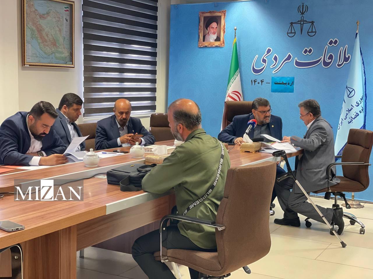 رئیس مرکز وکلا و معاونان این مرکز به مشکلات حقوقی و قضایی ۲۵ مراجعه‌کننده در مرکز ارتباطات مردمی قوه قضاییه رسیدگی کردند