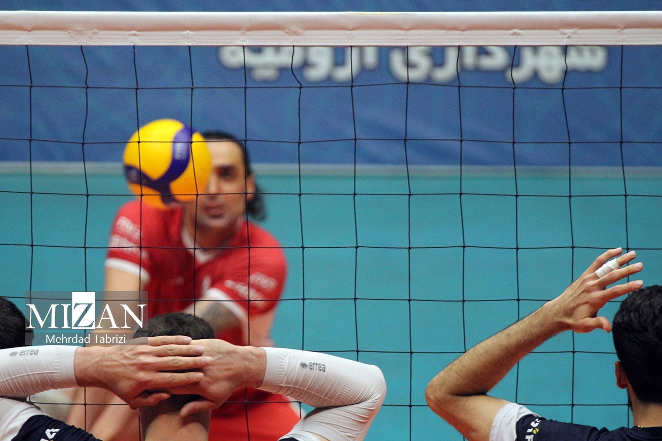 مترجمی که همه جای والیبال هست/ مشاور رئیس فدراسیون، سرپرست فولاد سیرجان در سفر به ژاپن! مترجمی که همه جای والیبال هست/ مشاور رئیس فدراسیون، سرپرست فولاد سیرجان در سفر به ژاپن!