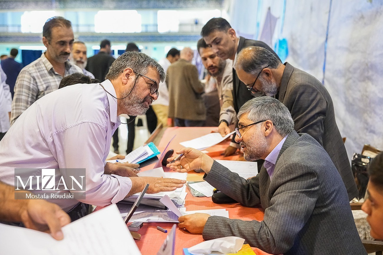 ۱۷۲ هزار و ۹۹۳ مورد ملاقات مردمی در فروردین ماه توسط مسئولان قضایی سراسر کشور انجام شد/ دریافت ۴۷ درخواست حقوقی از نمازگزاران در میز خدمت نماز جمعه تهران