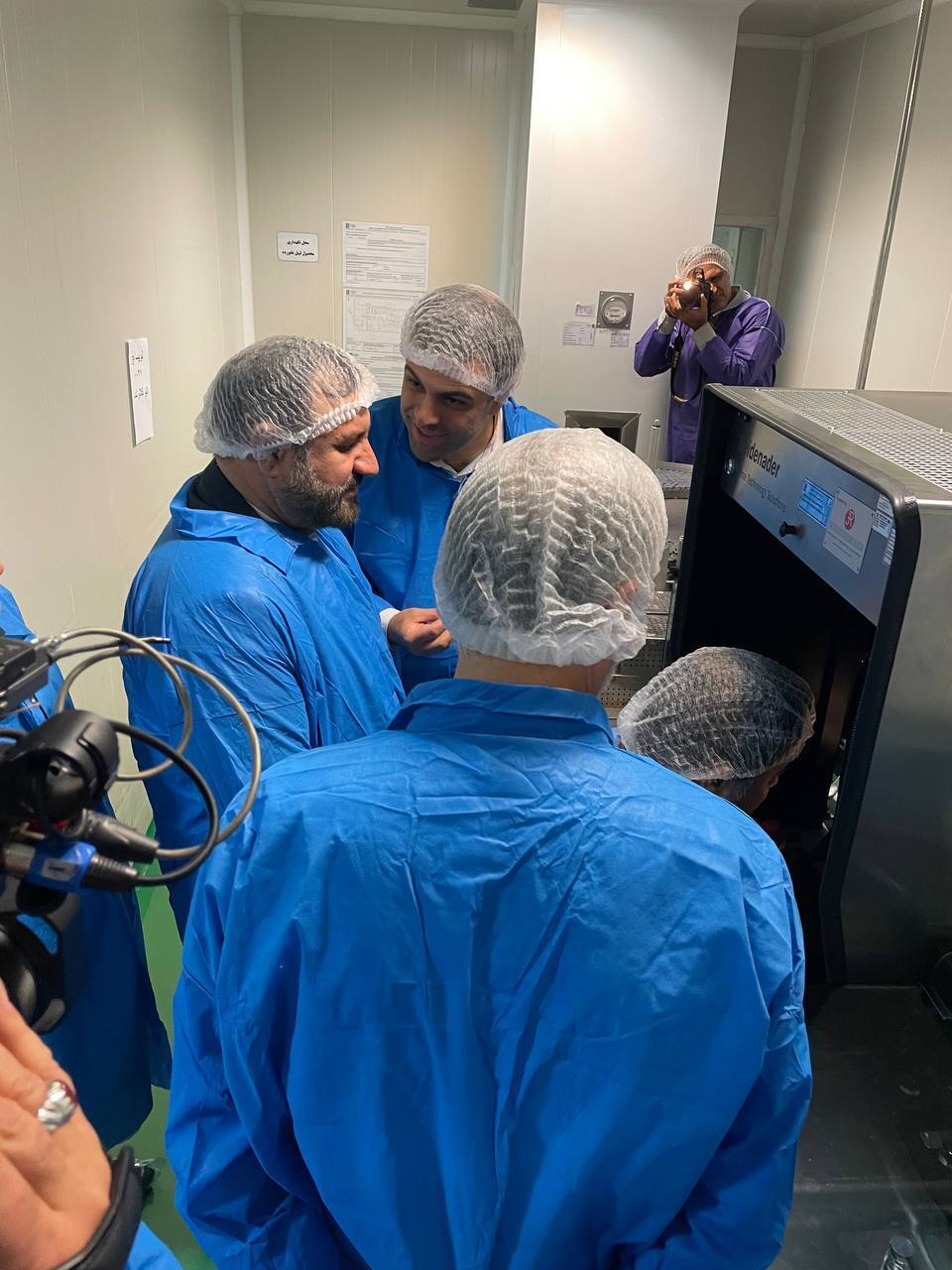 بازدید دادستان تهران از شرکت کارخانجات داروپخش بازدید/ صالحی: مطالبات واحد‌های تولیدی از بخش دولتی و خصوصی را از طریق ظرفیت موجود در دستگاه قضایی پیگیری می‌کنیم 