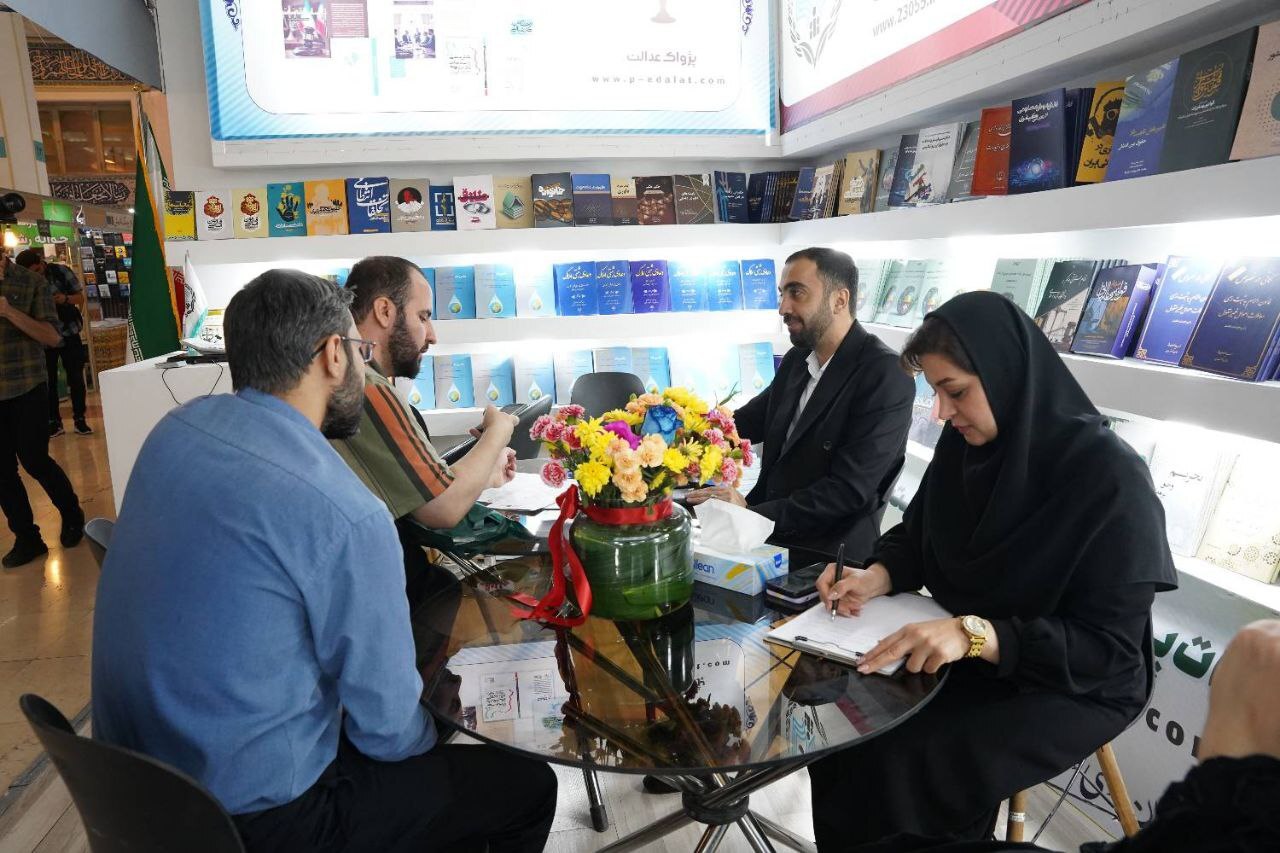 عبدلیان پور: انتشارات مرکز وکلا با ۳۰۰ عنوان تخصصی از جمله در حوزههای دعاوی نوظهور و هوش مصنوعی در نمایشگاه حضور دارد عبدلیان پور: انتشارات مرکز وکلا با ۳۰۰ عنوان تخصصی از جمله در حوزههای دعاوی نوظهور و هوش مصنوعی در نمایشگاه حضور دارد