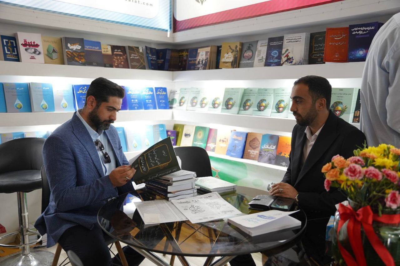 عبدلیان پور: انتشارات مرکز وکلا با ۳۰۰ عنوان تخصصی از جمله در حوزههای دعاوی نوظهور و هوش مصنوعی در نمایشگاه حضور دارد عبدلیان پور: انتشارات مرکز وکلا با ۳۰۰ عنوان تخصصی از جمله در حوزههای دعاوی نوظهور و هوش مصنوعی در نمایشگاه حضور دارد