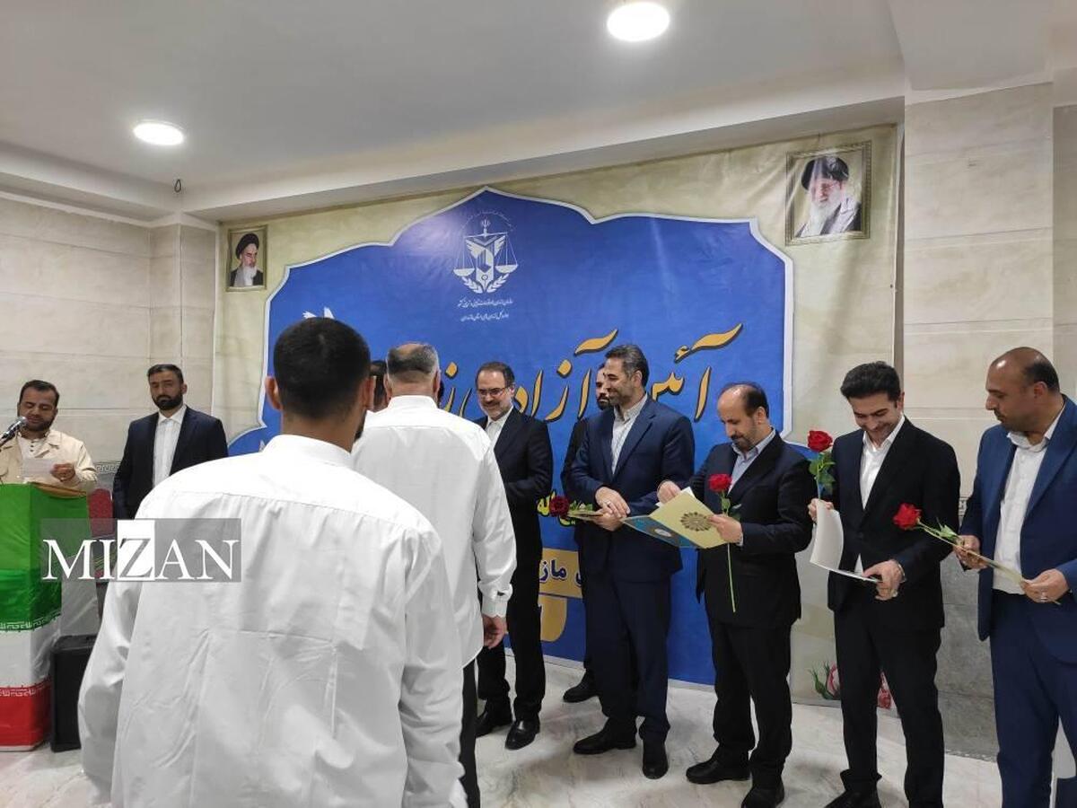 ۷۳ نفر از زندانیان در جریان بازدید رئیس سازمان بازرسی از زندان نوشهر آزاد و به آغوش خانواده بازگشتند