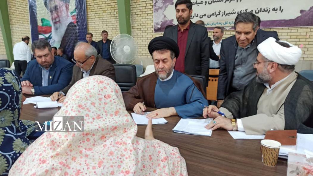 سیاستهای عدلیه جهت بهرهمندی زندانیان از تسهیلات قانونی/ افزایش ۱۶ درصدی اعطای پابندهای الکترونیک به زندانیان استان فارس سیاستهای عدلیه جهت بهرهمندی زندانیان از تسهیلات قانونی/ افزایش ۱۶ درصدی اعطای پابندهای الکترونیک به زندانیان استان فارس