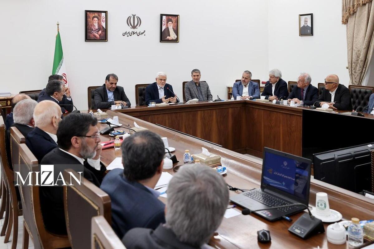 عارف: باید در نظام اداری کشور تجدیدنظر شود