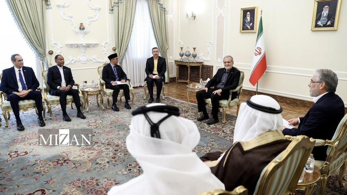 پزشکیان: دانشگاهیان مسلمان برای حل مشکلات کشور‌های خود و کشور‌های اسلامی همفکری کنند