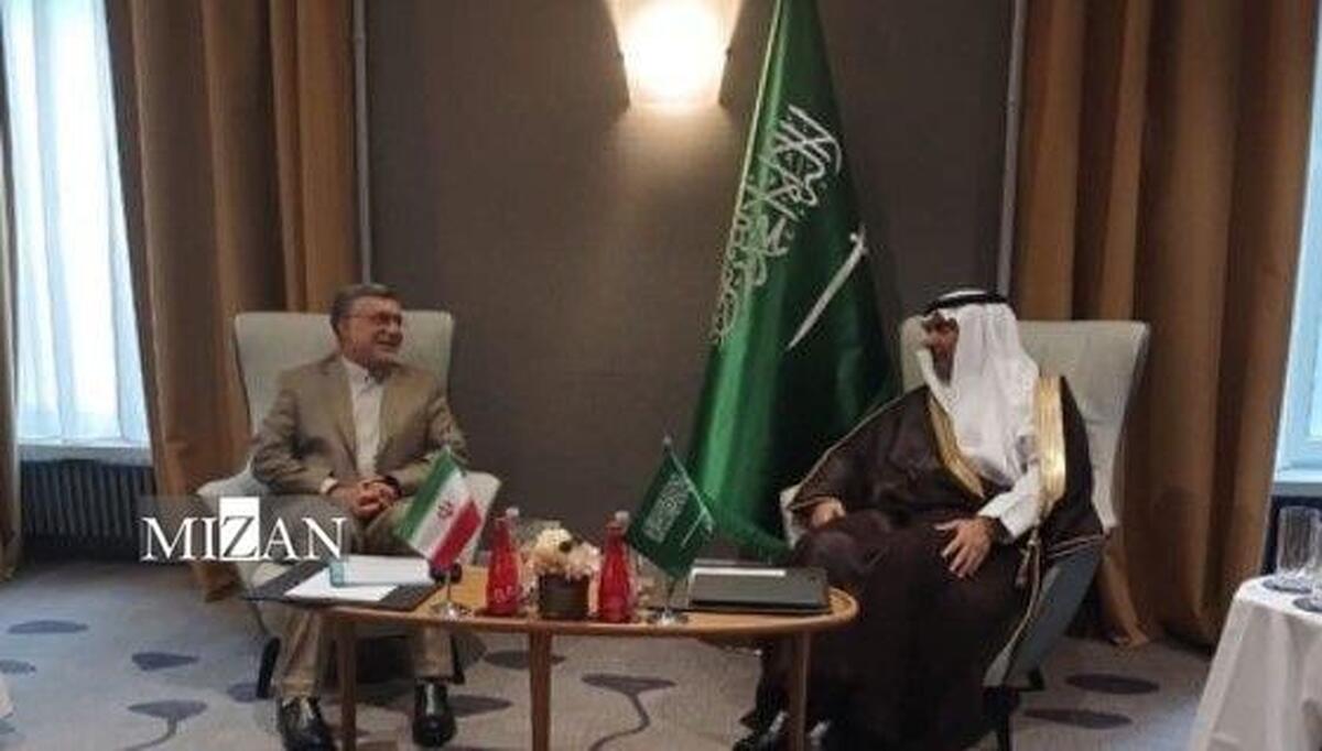 دیدار دوجانبه وزرای بهداشت ایران و عربستان/ تاکید ۲ کشور بر گسترش همکاری‌ها با امضای یادداشت تفاهم