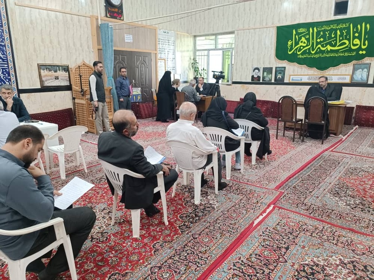 رسیدگی به مشکلات حقوقی و قضایی ۱۹۵ نفر از مراجعان با حضور مدیران قضایی استان البرز در شهرستان طالقان