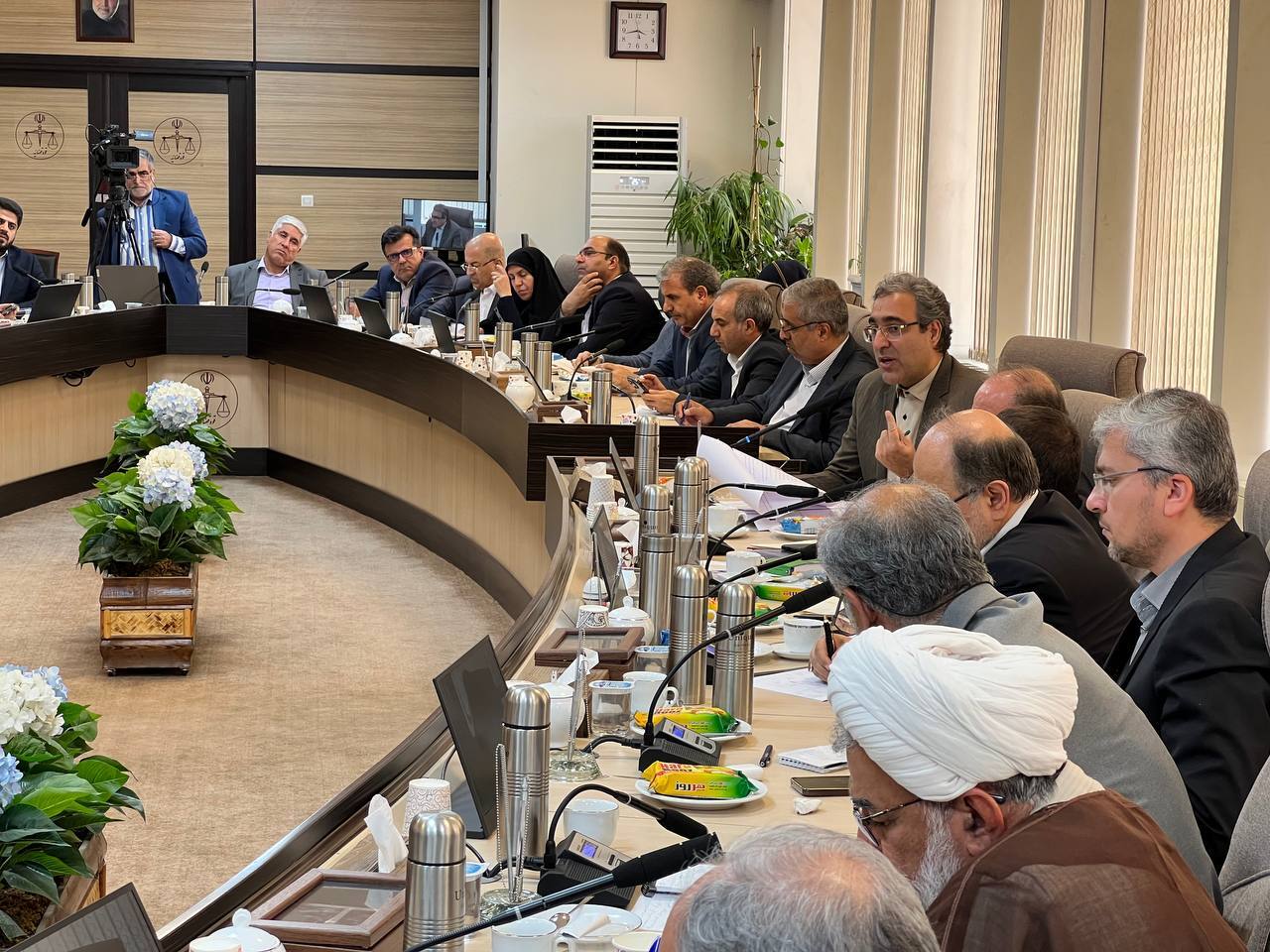 معاون اول قوه قضاییه: شرکتهای نفتی و پتروشیمی توجه بیشتری به رعایت مسئولیتهای اجتماعی خود در قبال مردم داشته باشند معاون اول قوه قضاییه: شرکتهای نفتی و پتروشیمی توجه بیشتری به رعایت مسئولیتهای اجتماعی خود در قبال مردم داشته باشند