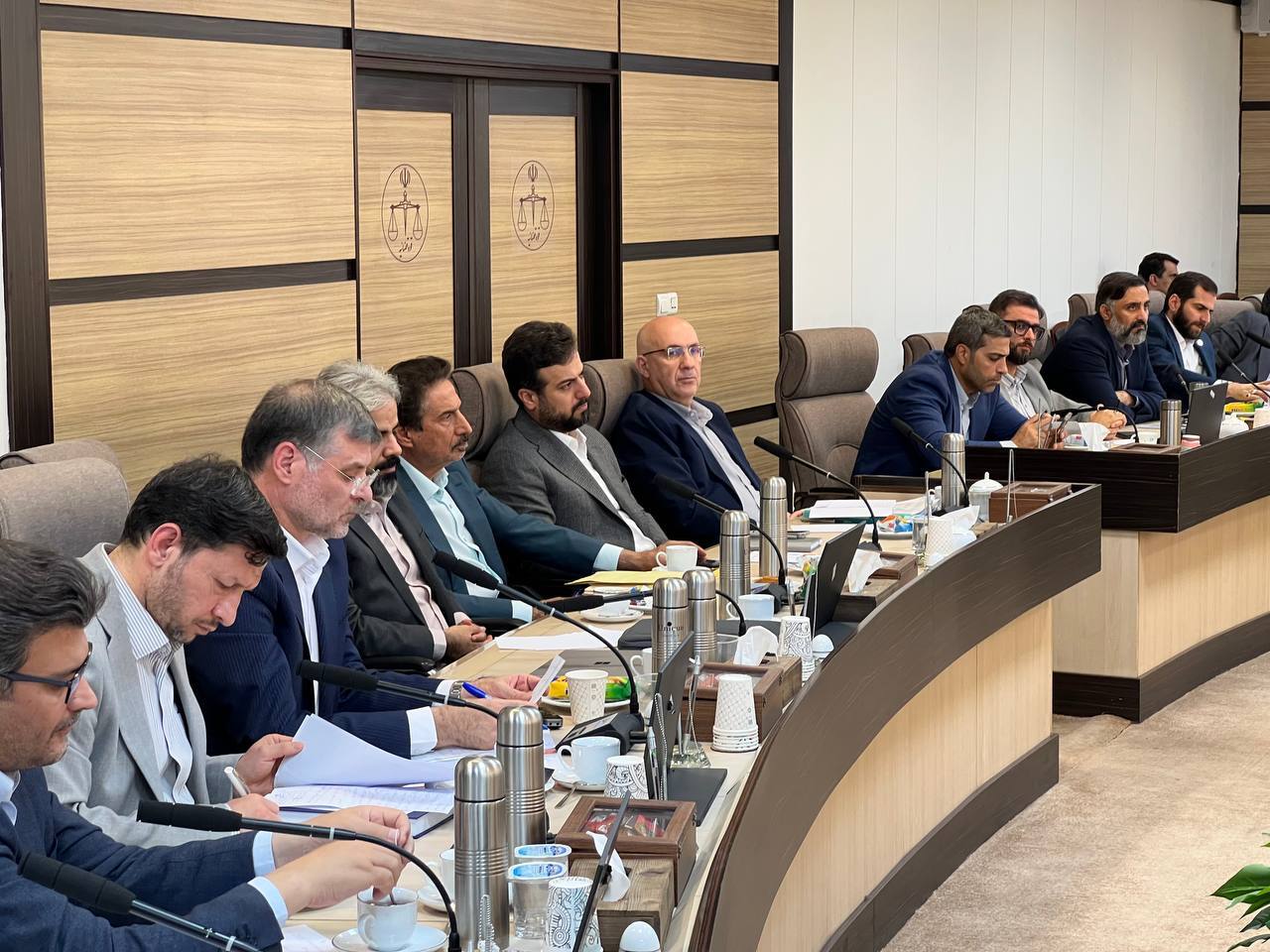 معاون اول قوه قضاییه: شرکتهای نفتی و پتروشیمی توجه بیشتری به رعایت مسئولیتهای اجتماعی خود در قبال مردم داشته باشند معاون اول قوه قضاییه: شرکتهای نفتی و پتروشیمی توجه بیشتری به رعایت مسئولیتهای اجتماعی خود در قبال مردم داشته باشند